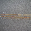�. 42 Trojd�ln� sv�tl� bambusov� prut s rukojet�, blank Ryna, korkov� rukojet s krou�ky, o�ka dr�t�n�, v�vaz �erveno-�ern�, d�lka 300cm, cena 1600 K�