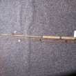 č.65-dvoudílný kombinovaný- spodek sv. bambus -špička štípaný bambus- délka 205 cm- blank Rousek-očka skleněná- vývaz zeleno červený- rukojet korek a kroužky- cena 1350 Kč